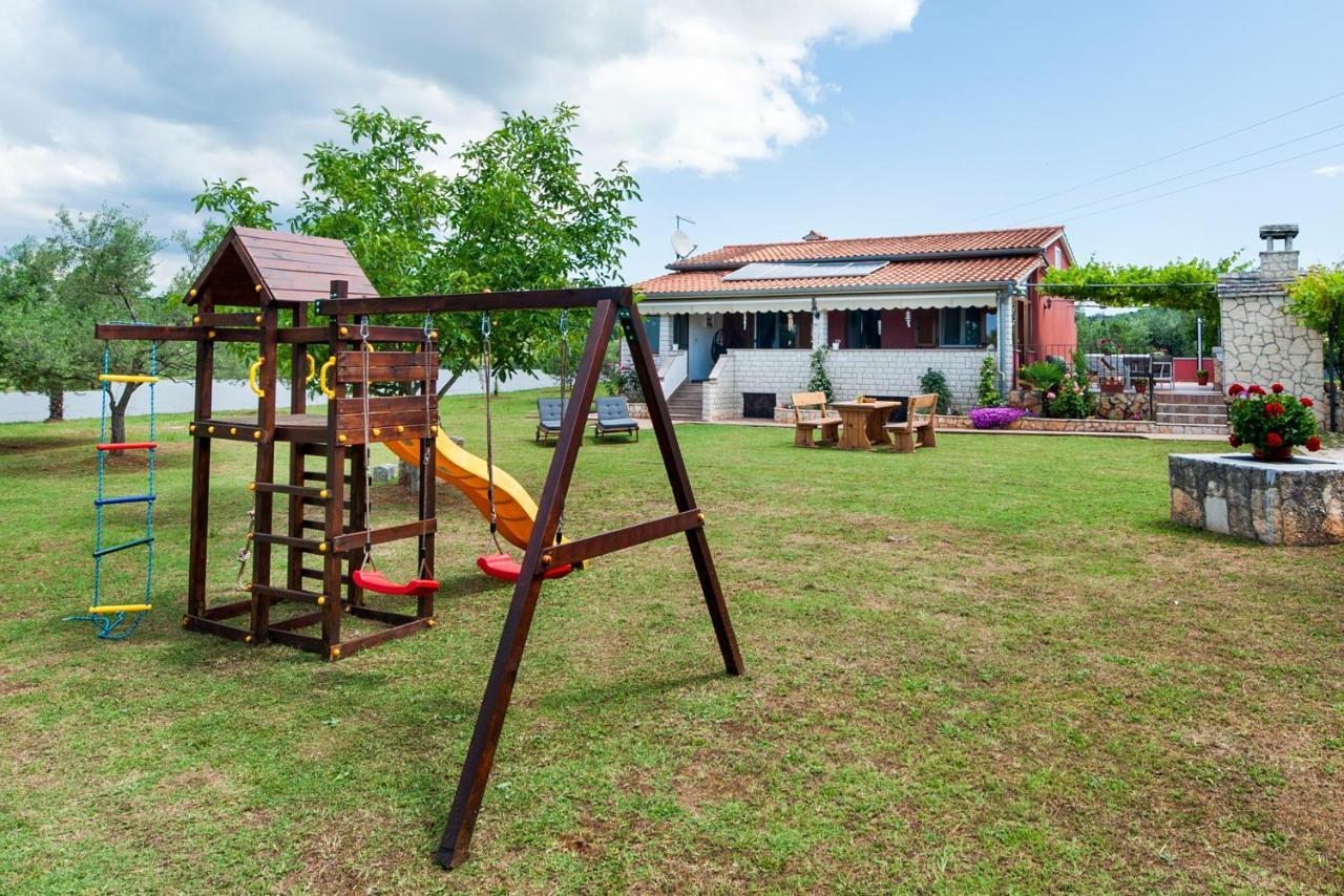 Casa Polari Case de vacanță